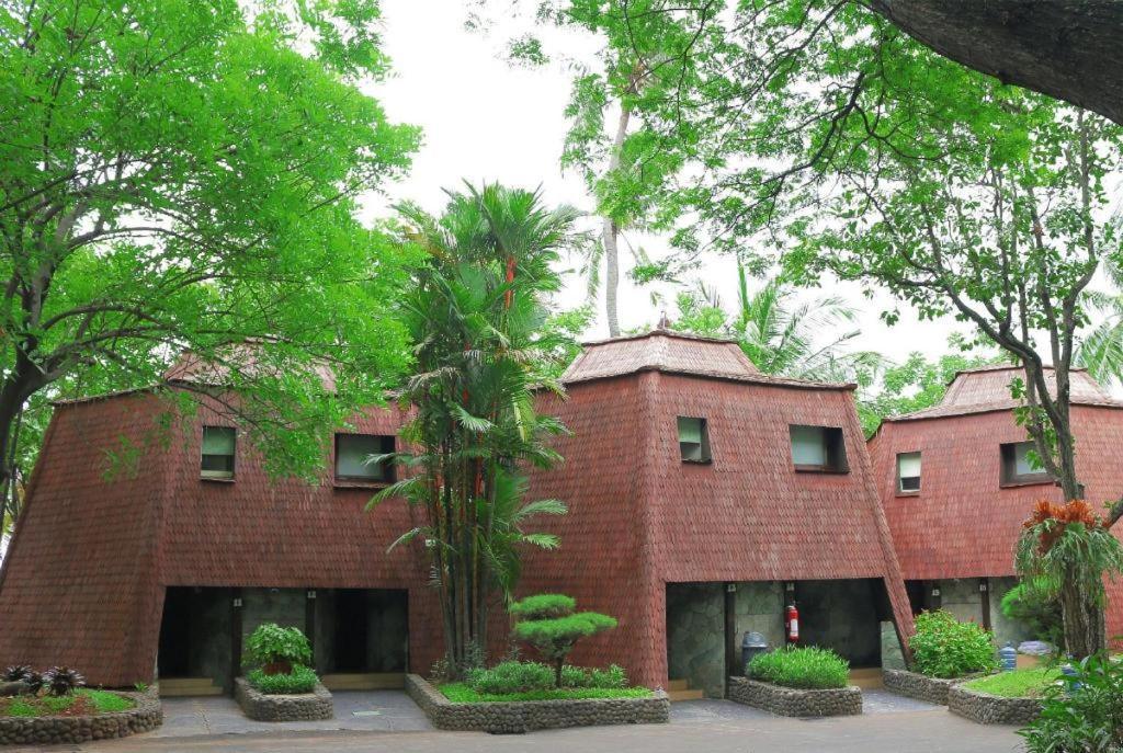 Putri Duyung Ancol Hotel Jakarta Exterior photo