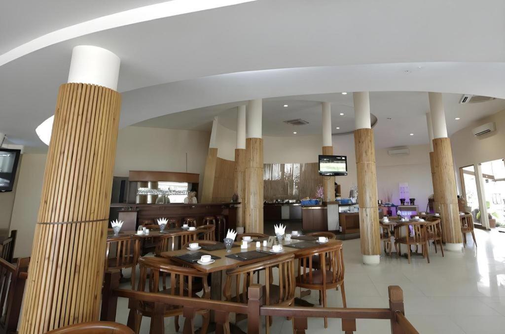 Putri Duyung Ancol Hotel Jakarta Exterior photo