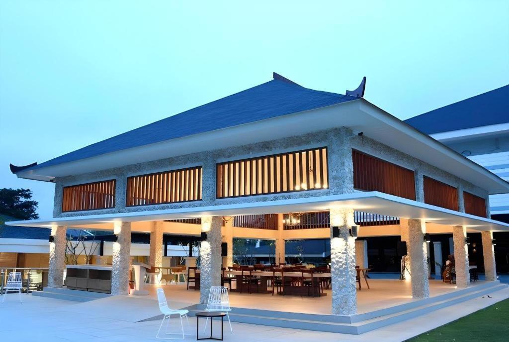 Putri Duyung Ancol Hotel Jakarta Exterior photo