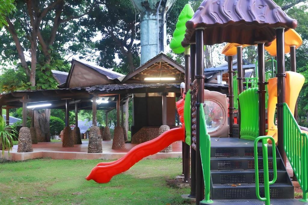 Putri Duyung Ancol Hotel Jakarta Exterior photo
